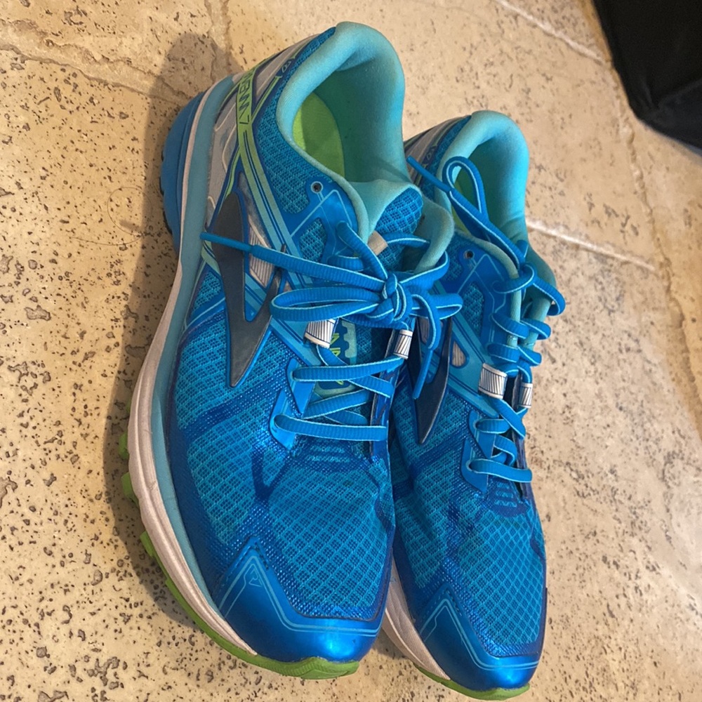 Brooks sneakers - Picture 2 of 3